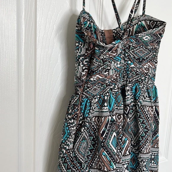 Printed cross back dress - Picture 4 of 5